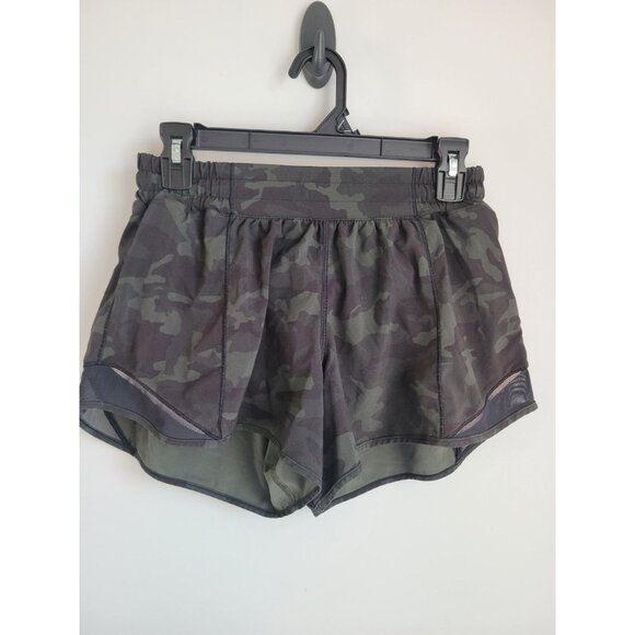 Lululemon Hotty Hot Low Rise Short 4" Heritage 365 Camo Dark Olive Sz 8 Tall - Picture 1 of 6